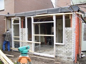 De binnenmuren staan